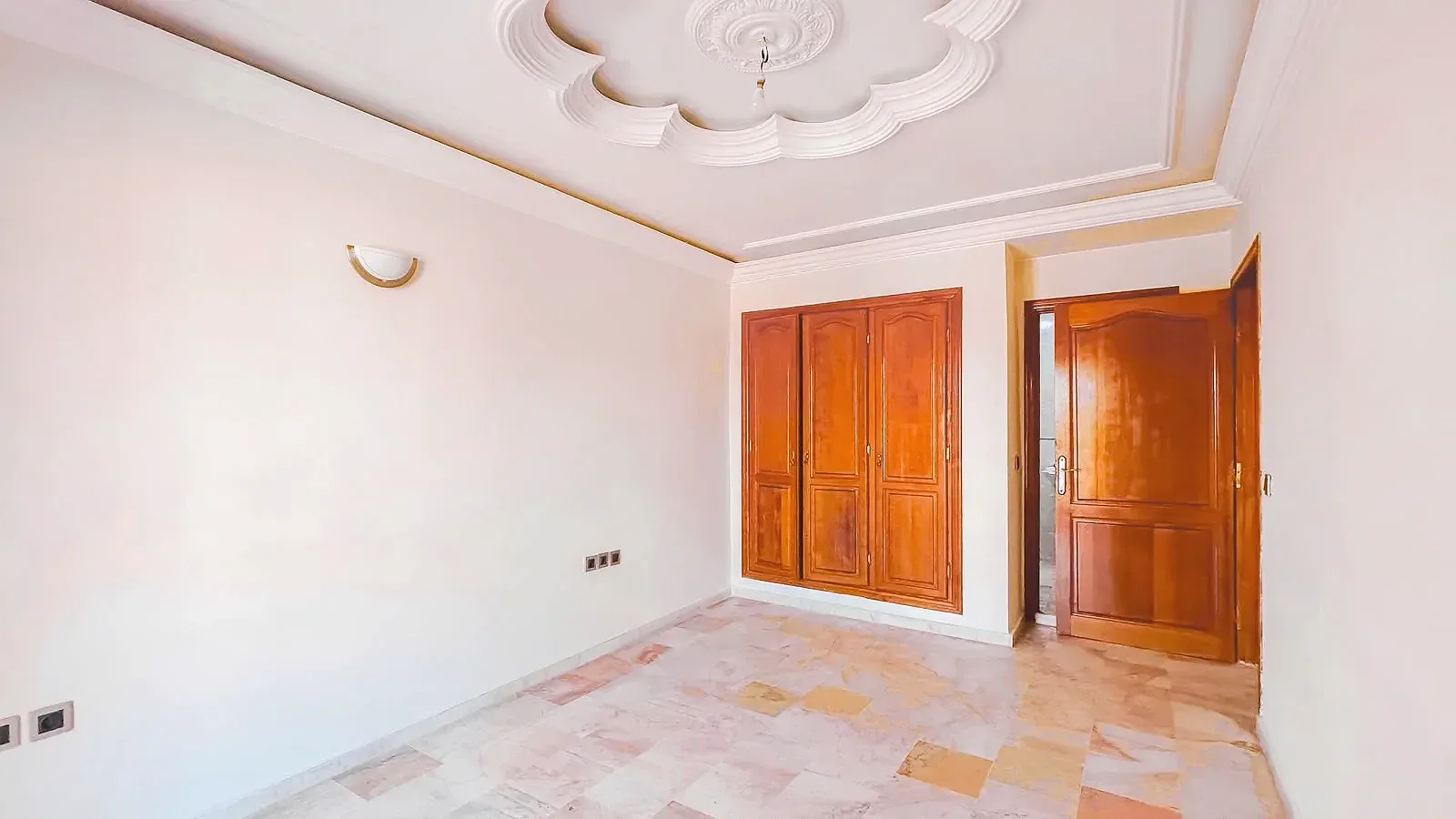 Appartement 2 chambres à Victor Hugo, non meublé – PHOTO 2026 10 15 17 48 09 3