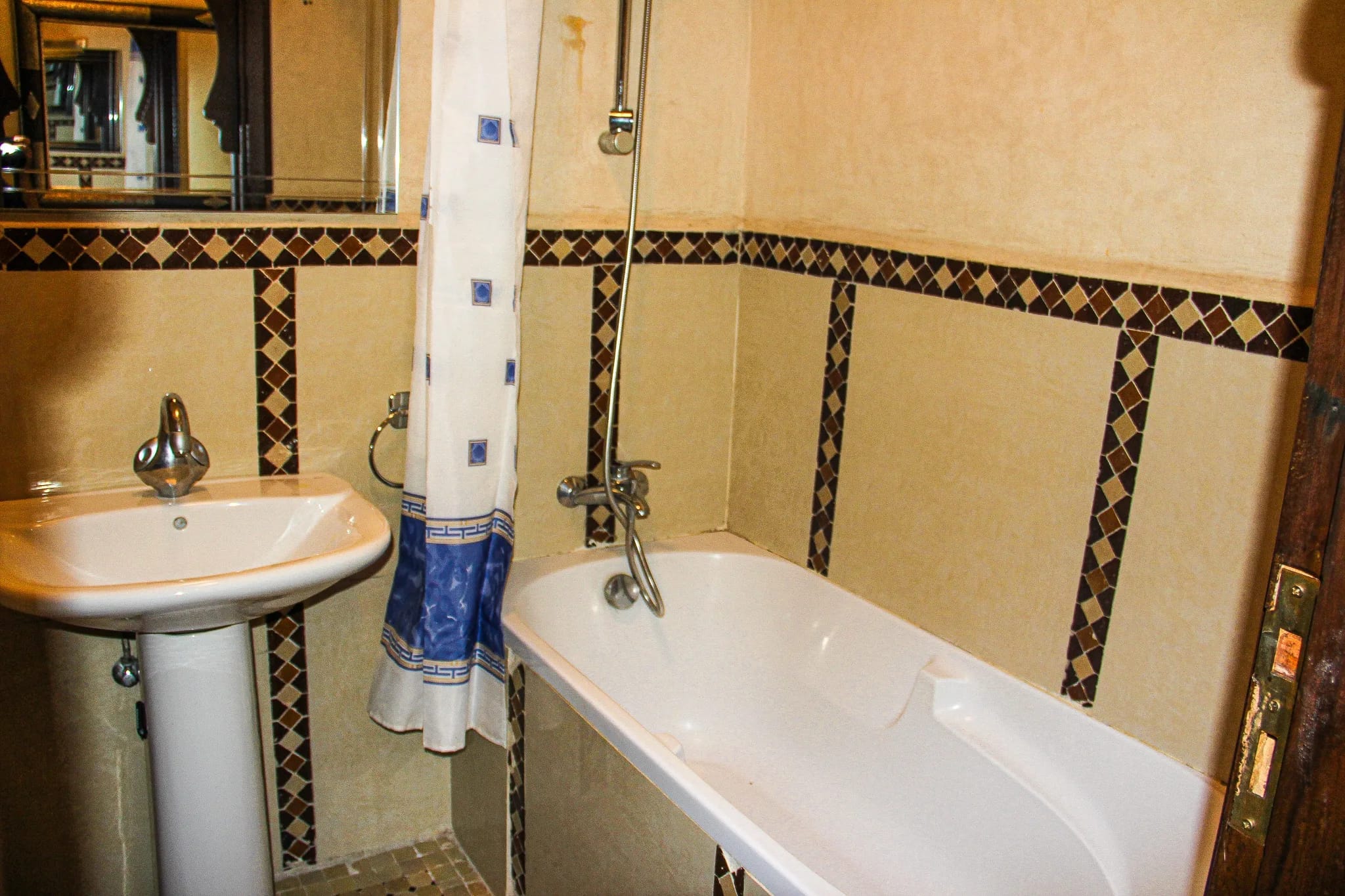 grand appartement sur avenue Hassan II - Photo 22
