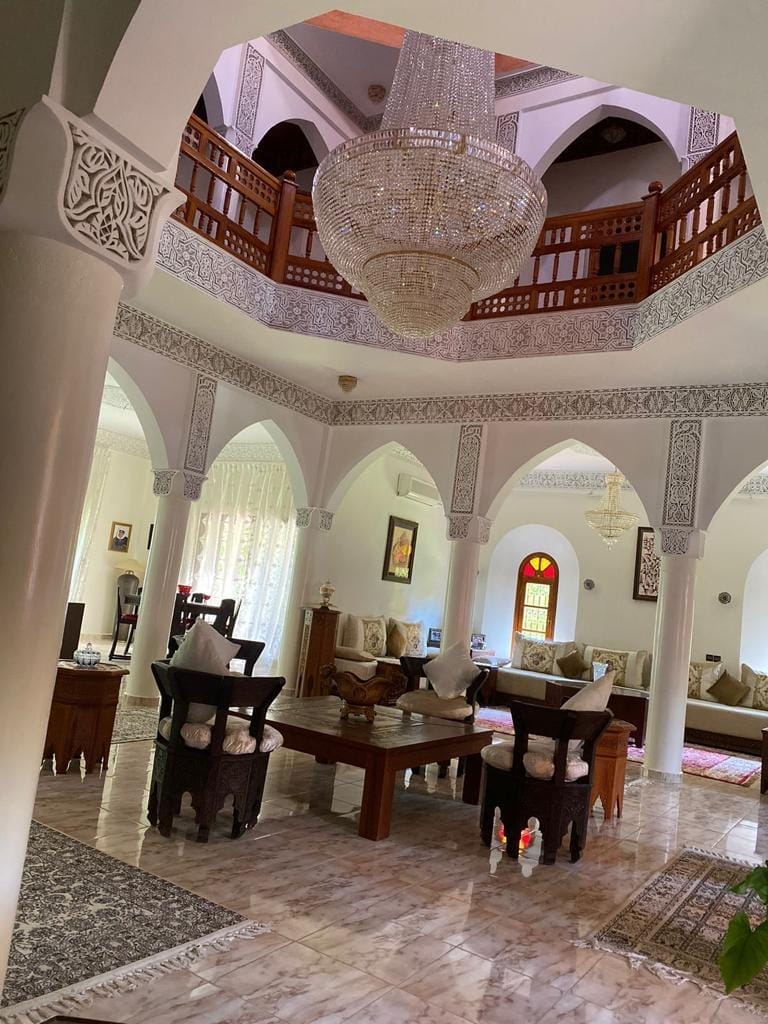 Sublime grande villa avec piscine à vendre à targa Marrakech - Photo 3