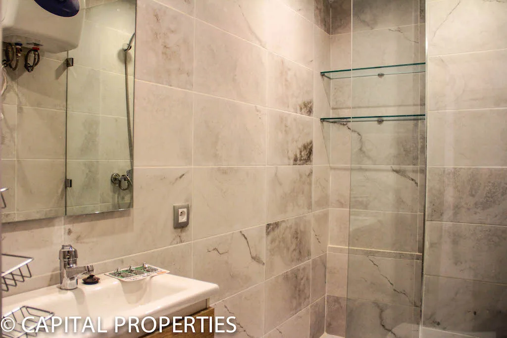 location longue duree appartement meuble F2 victor hug - Photo 14